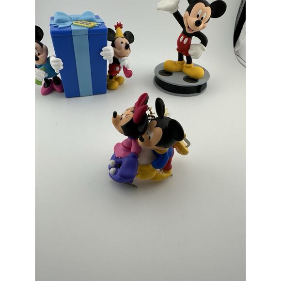 Assortment of Vintage Disney items Pop up box, Ornament, Figurine Mickey - Picture 3 of 12